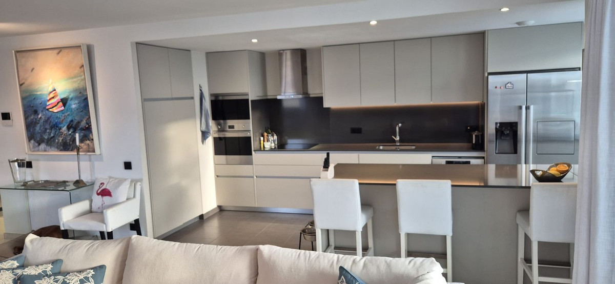 Penthouse te koop in Estepona | 3 slaapkamers H5510041