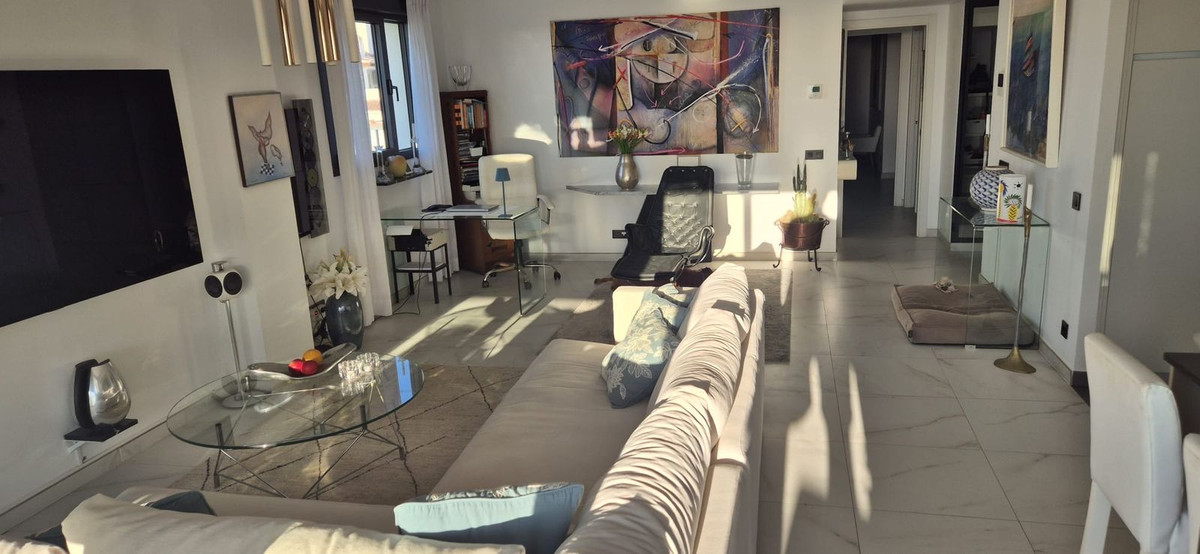 Penthouse te koop in Estepona | 3 slaapkamers H5510041