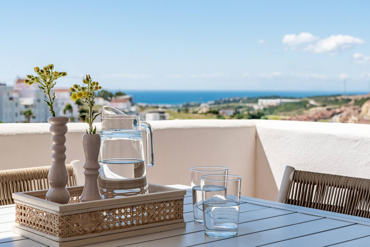 Appartement te koop in Estepona | 2 slaapkamers H5511202