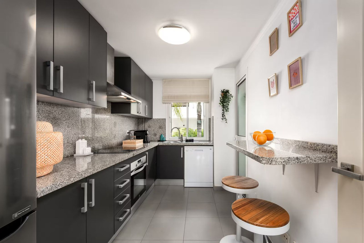 Appartement te koop in Estepona | 2 slaapkamers H5511202