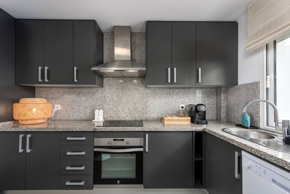 Appartement te koop in Estepona | 2 slaapkamers H5511202