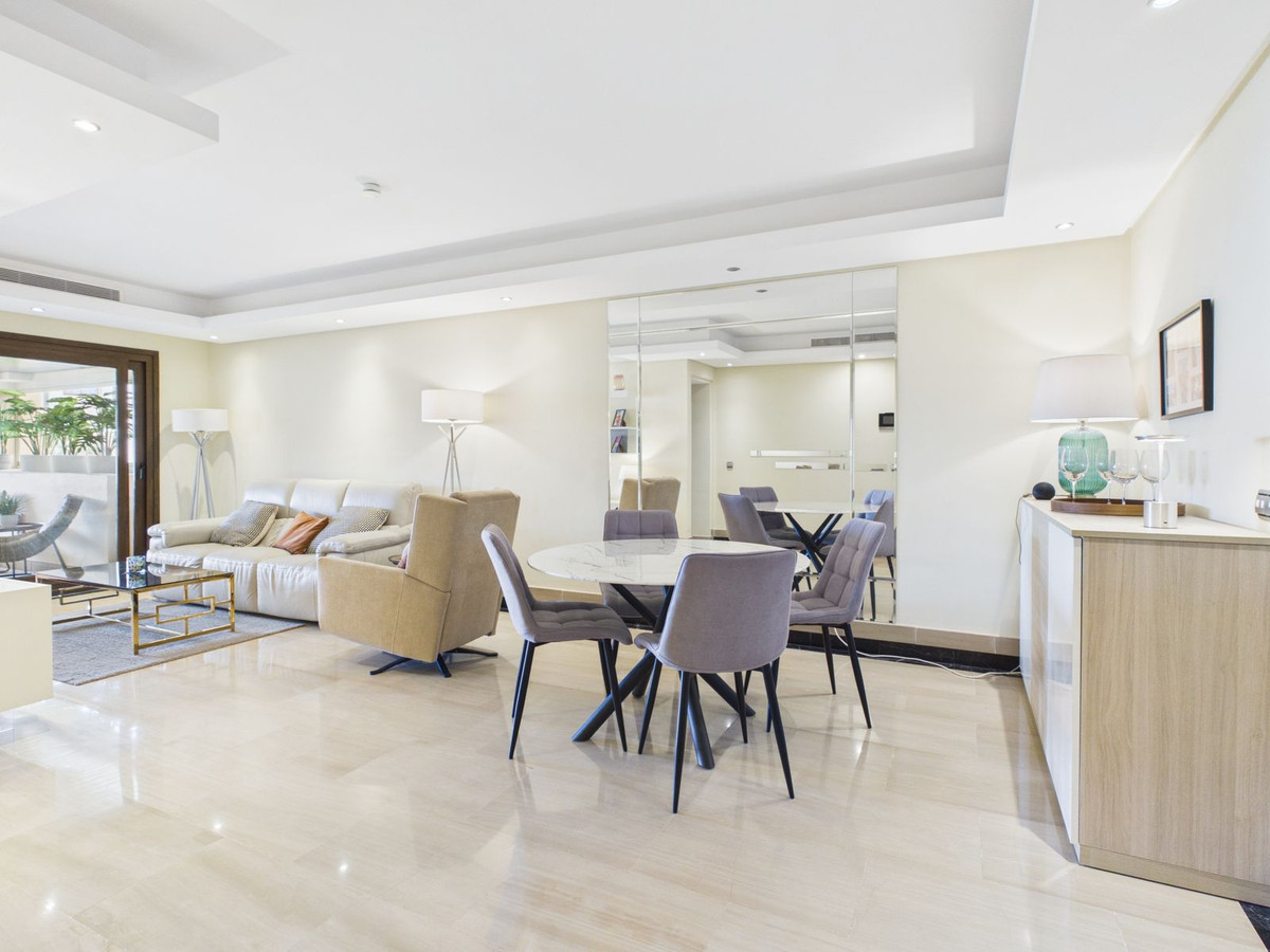 Appartement te koop in Estepona | 2 slaapkamers H5511592