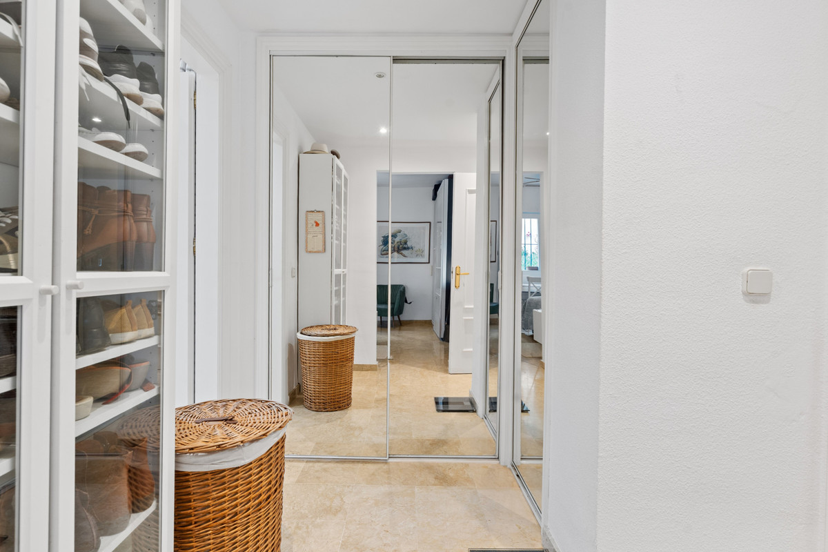Appartement te koop in Estepona | 3 slaapkamers H5511925