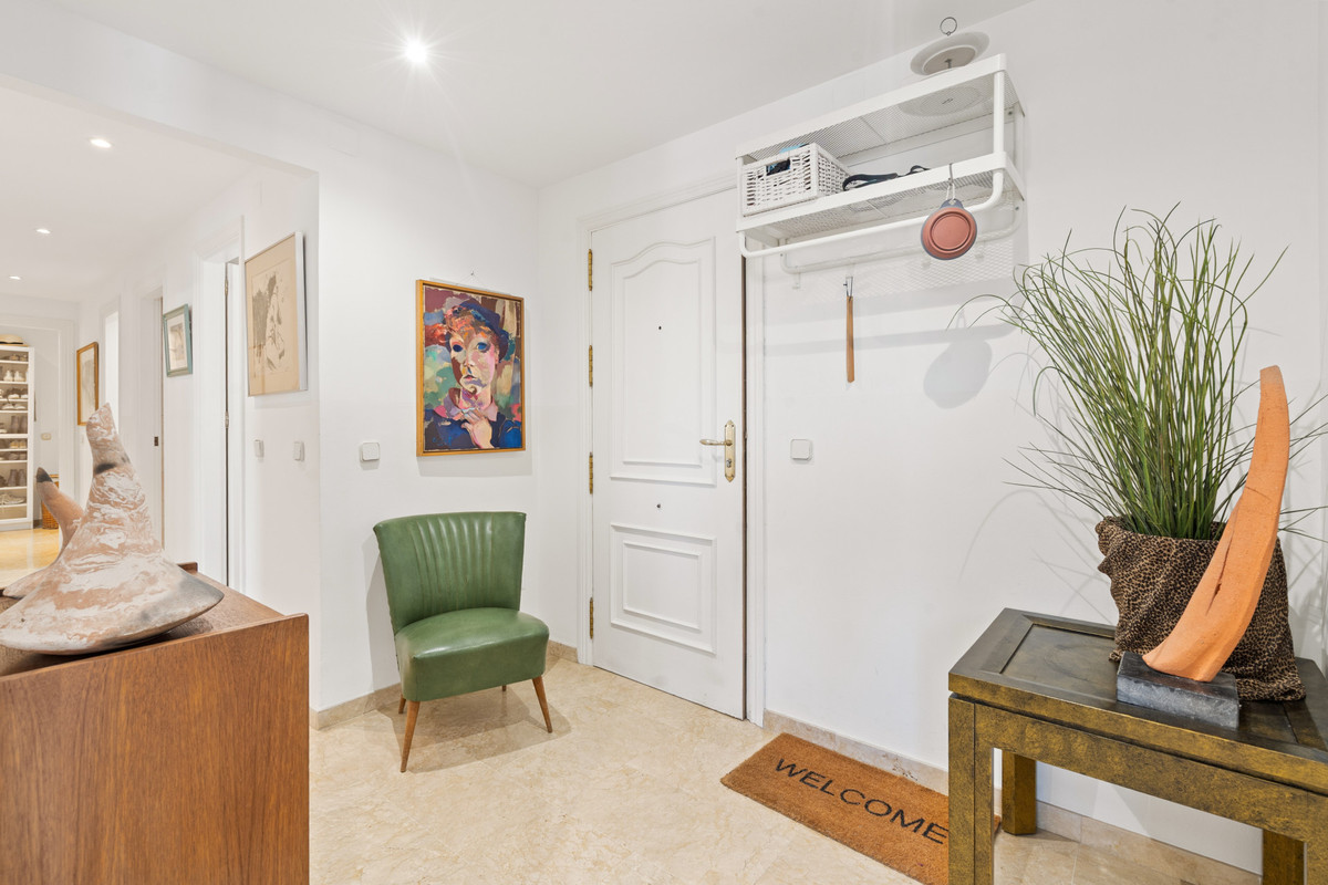 Appartement te koop in Estepona | 3 slaapkamers H5511925