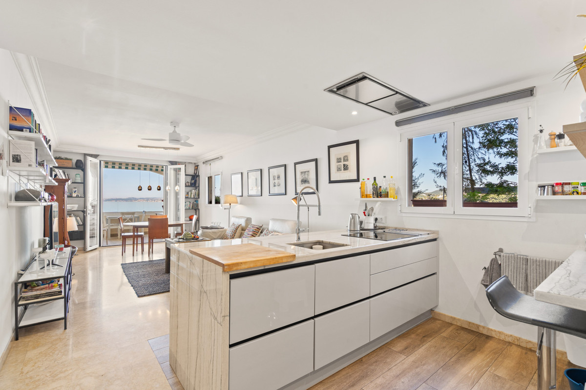 Appartement te koop in Estepona | 3 slaapkamers H5511925