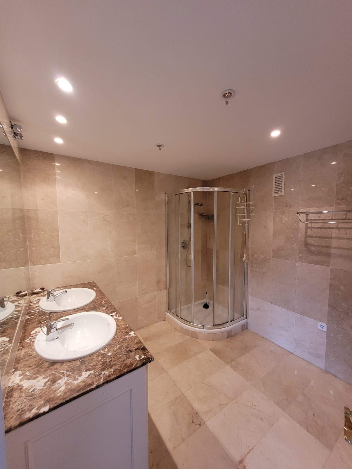 Appartement te koop in Estepona | 3 slaapkamers H5512579
