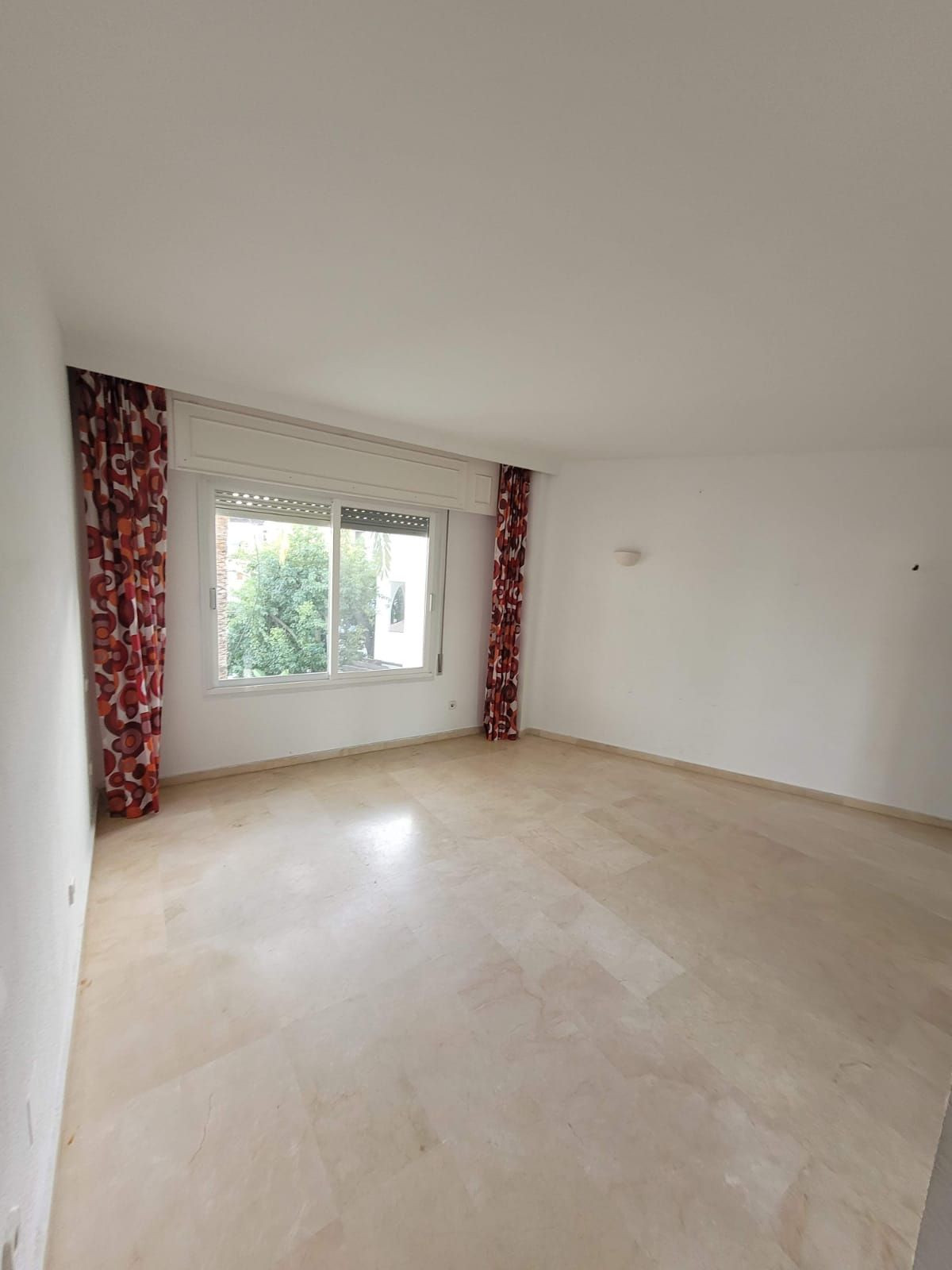 Appartement te koop in Estepona | 3 slaapkamers H5512579