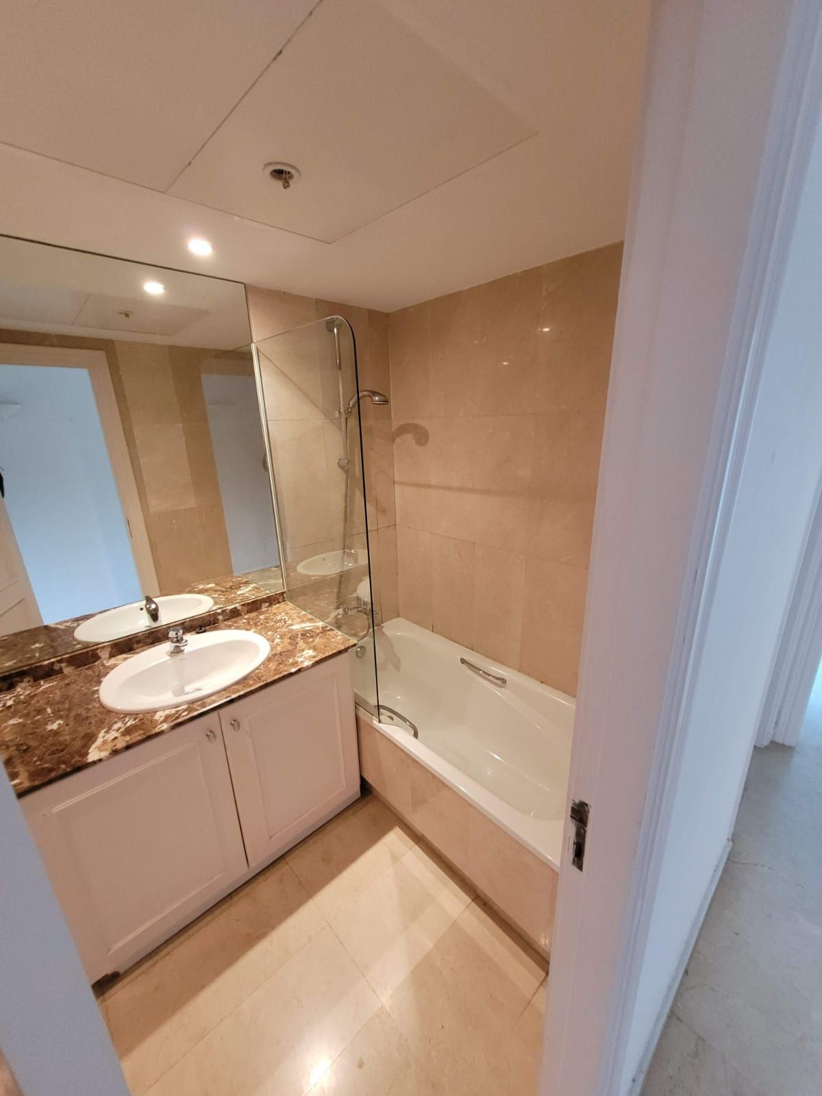 Appartement te koop in Estepona | 3 slaapkamers H5512579