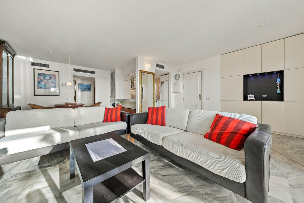 Appartement te koop in Estepona | 3 slaapkamers H5513428