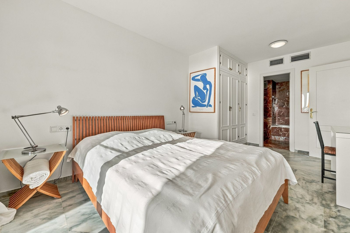 Appartement te koop in Estepona | 3 slaapkamers H5513428