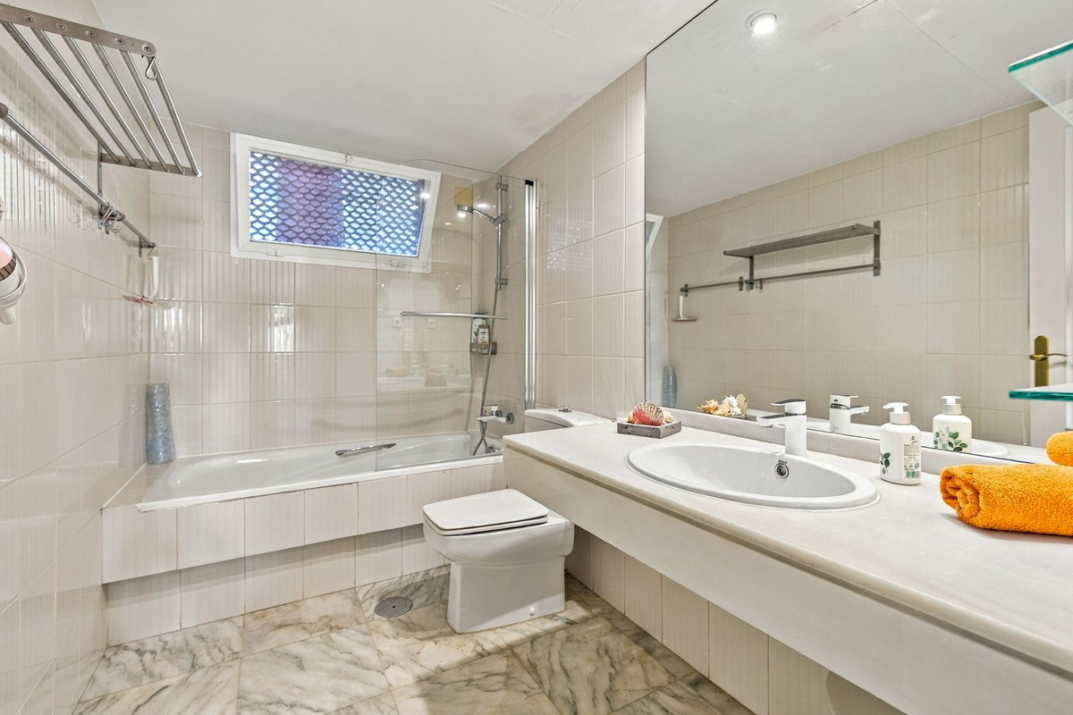 Appartement te koop in Estepona | 3 slaapkamers H5513428