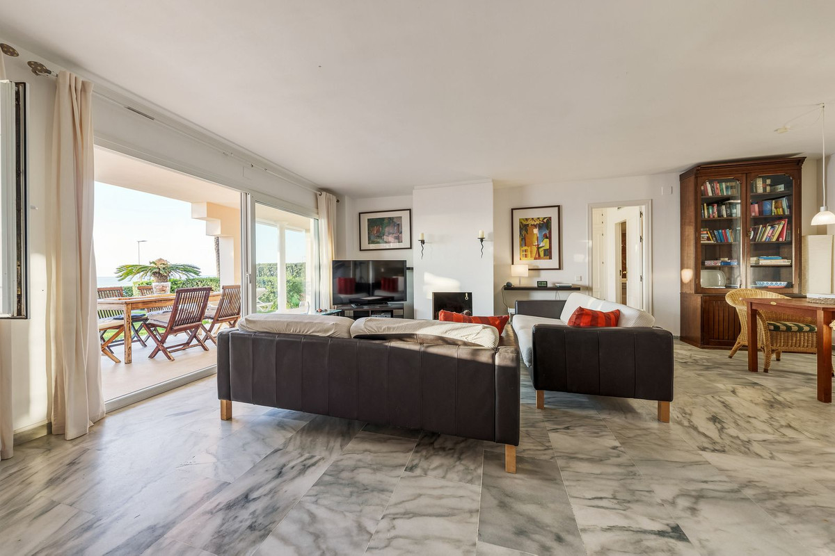 Appartement te koop in Estepona | 3 slaapkamers H5513428