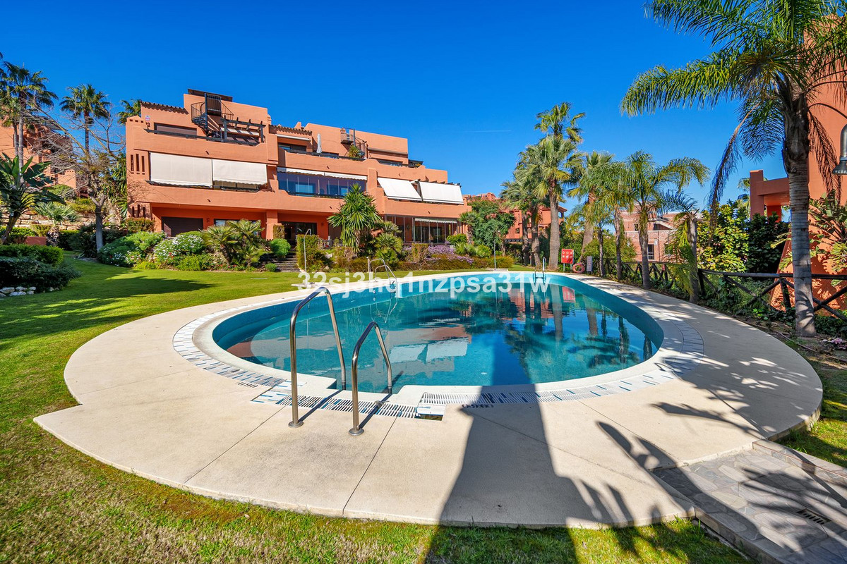 Appartement te koop in Estepona | 2 slaapkamers H5516716