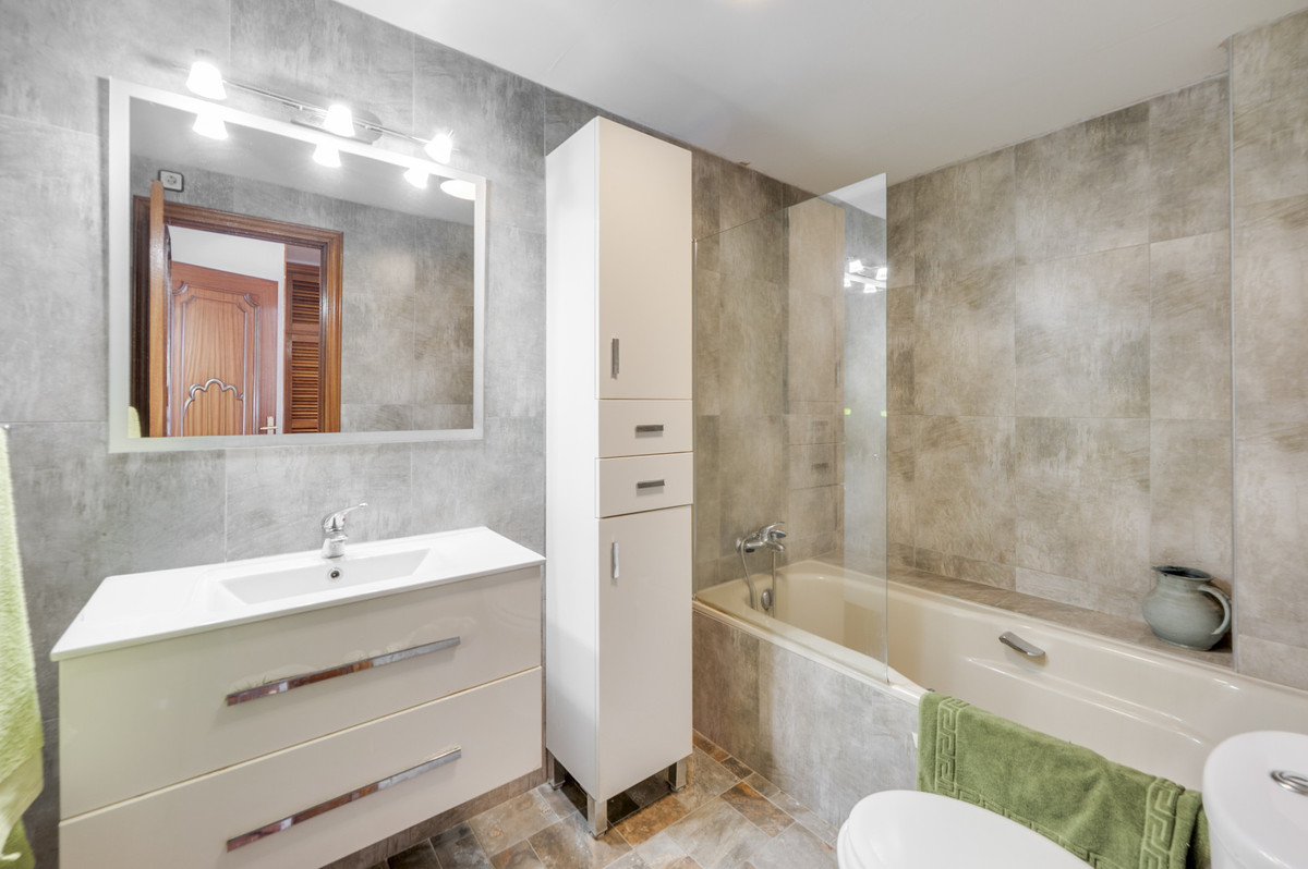 Appartement te koop in Estepona | 6 slaapkamers H5517253