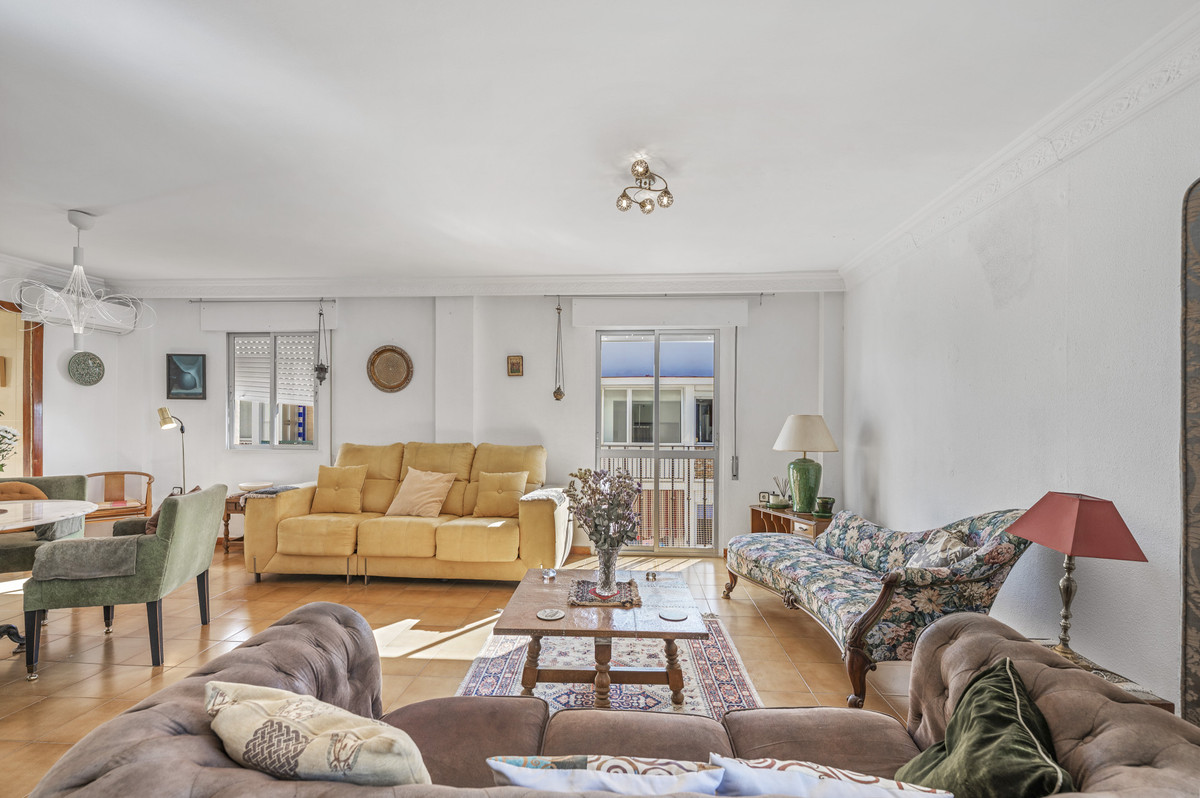 Appartement te koop in Estepona | 6 slaapkamers H5517253