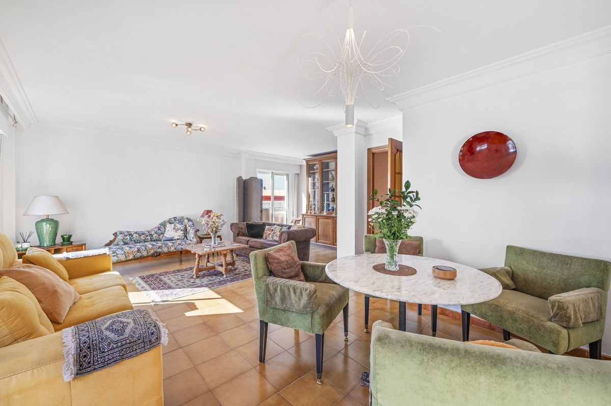 Appartement te koop in Estepona | 6 slaapkamers H5517253