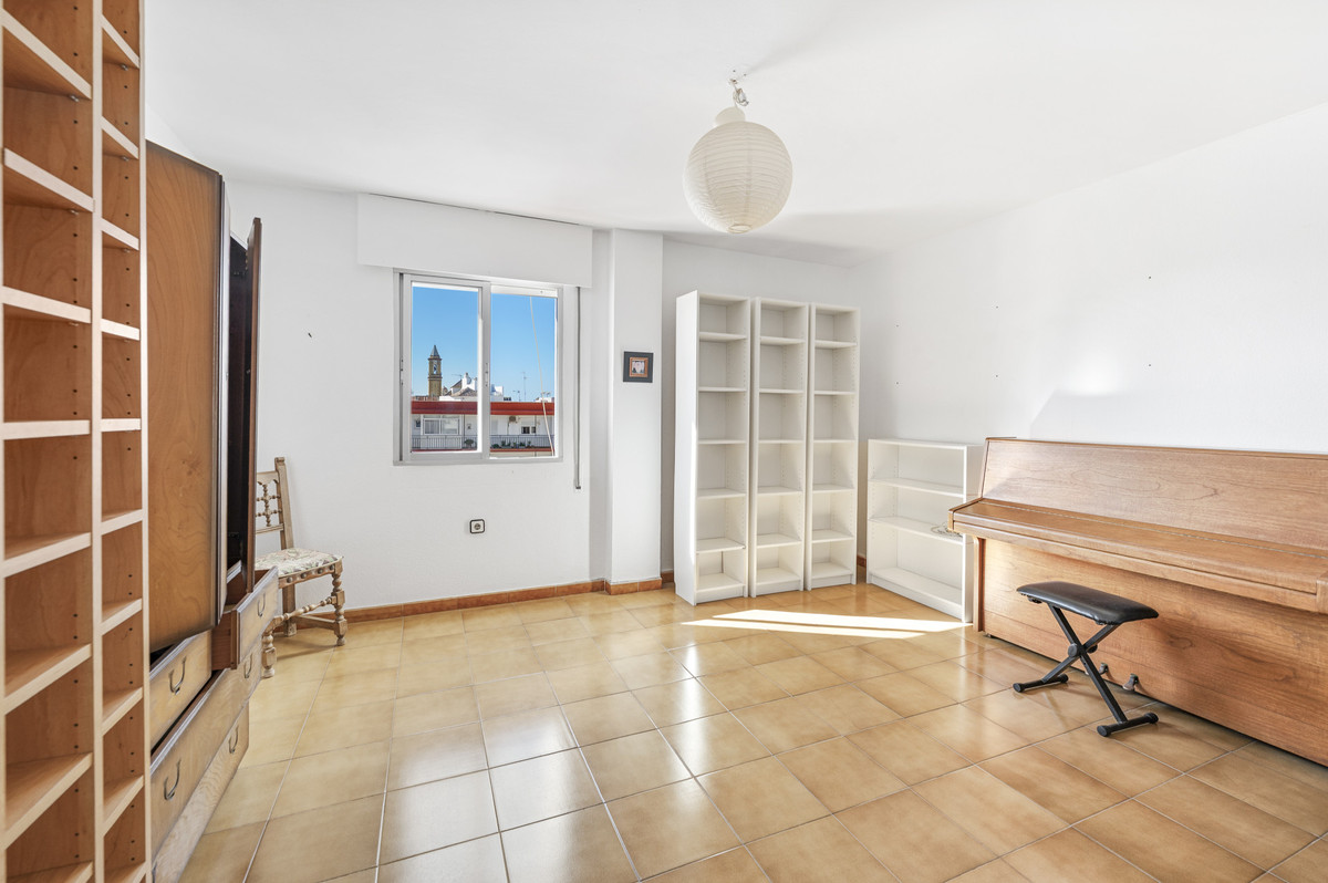 Appartement te koop in Estepona | 6 slaapkamers H5517253