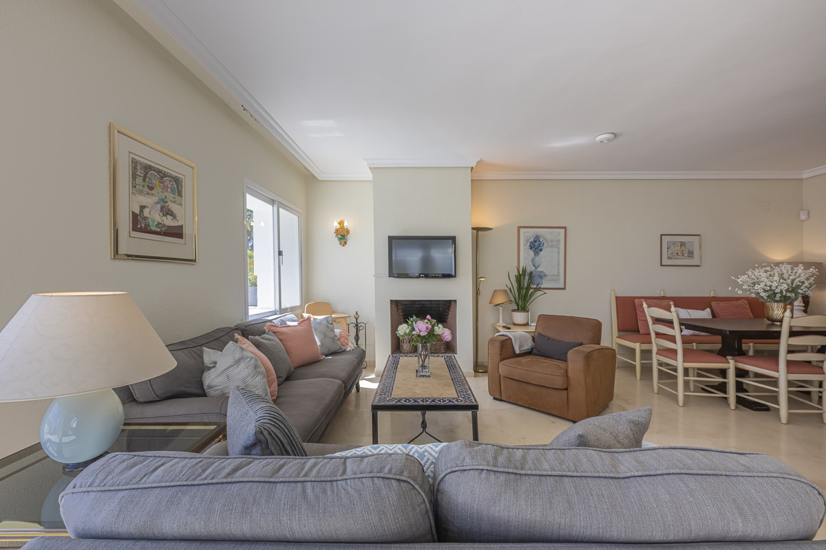 Appartement te koop in Estepona | 3 slaapkamers H5517958