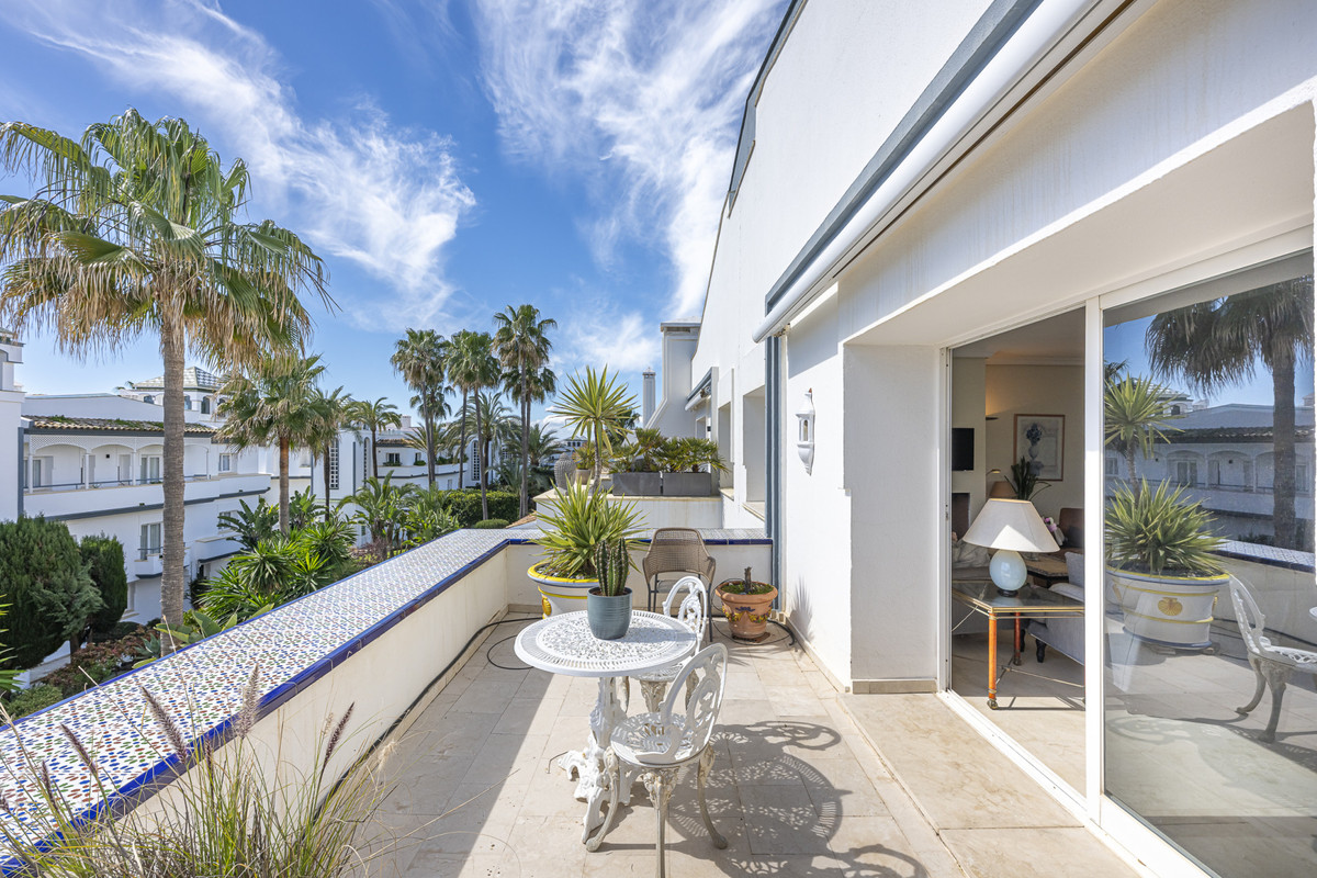 Appartement te koop in Estepona | 3 slaapkamers H5517958