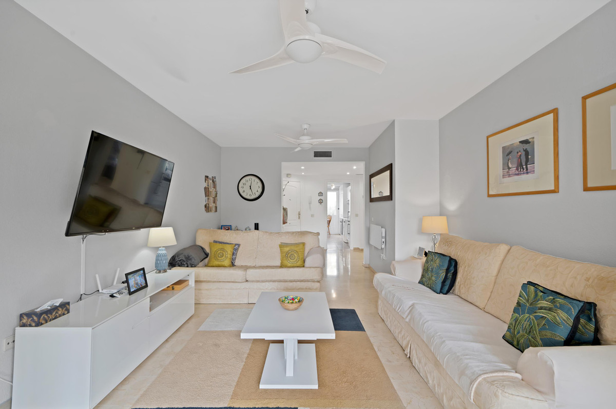 Appartement te koop in Estepona | 2 slaapkamers H5518318