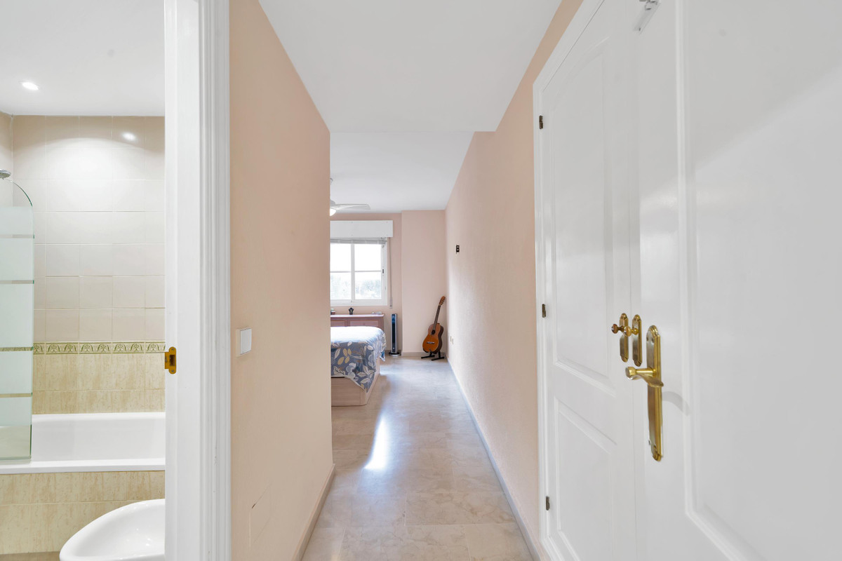 Appartement te koop in Estepona | 2 slaapkamers H5518318