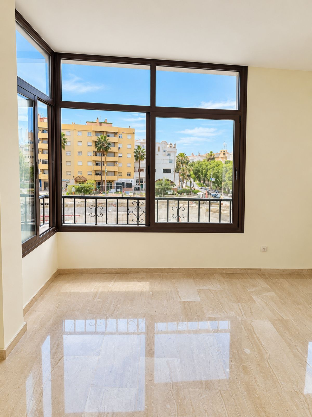 Appartement te koop in Estepona | 2 slaapkamers H5519962