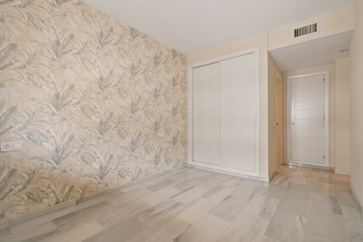 Appartement te koop in Estepona | 3 slaapkamers H5521363