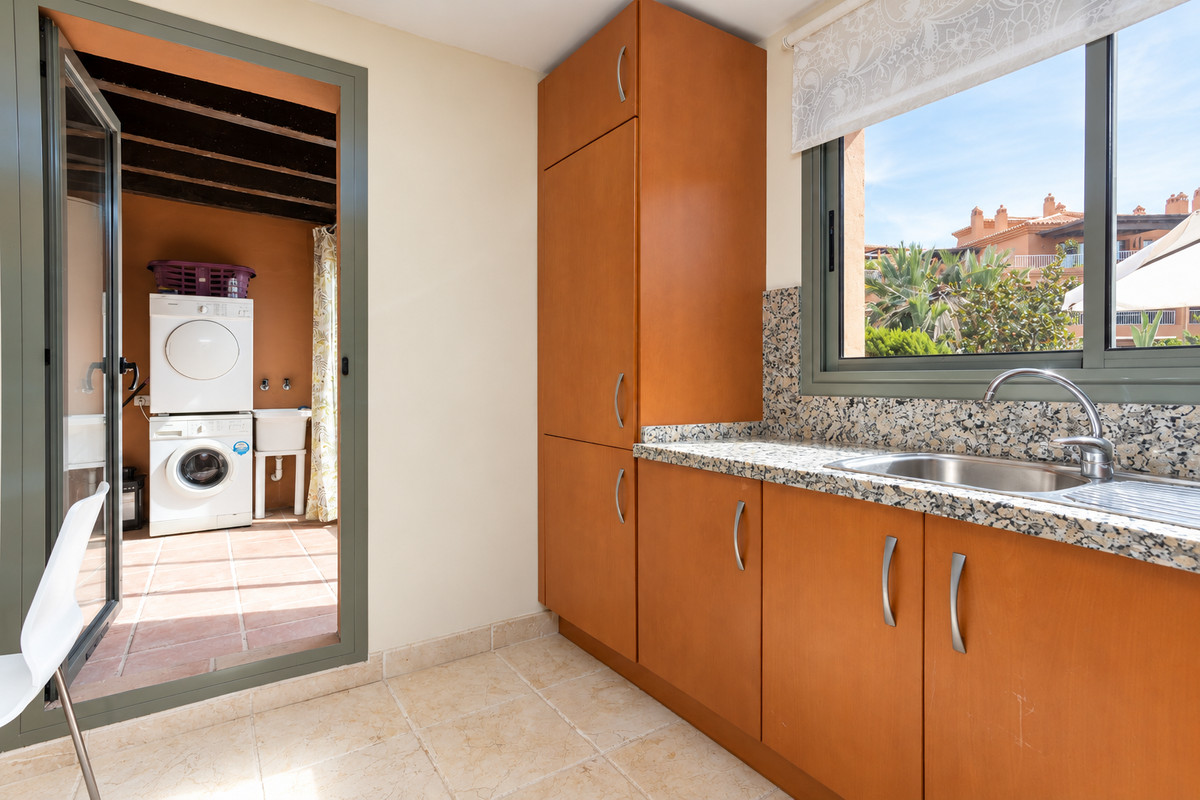 Penthouse te koop in Estepona | 3 slaapkamers H5521399