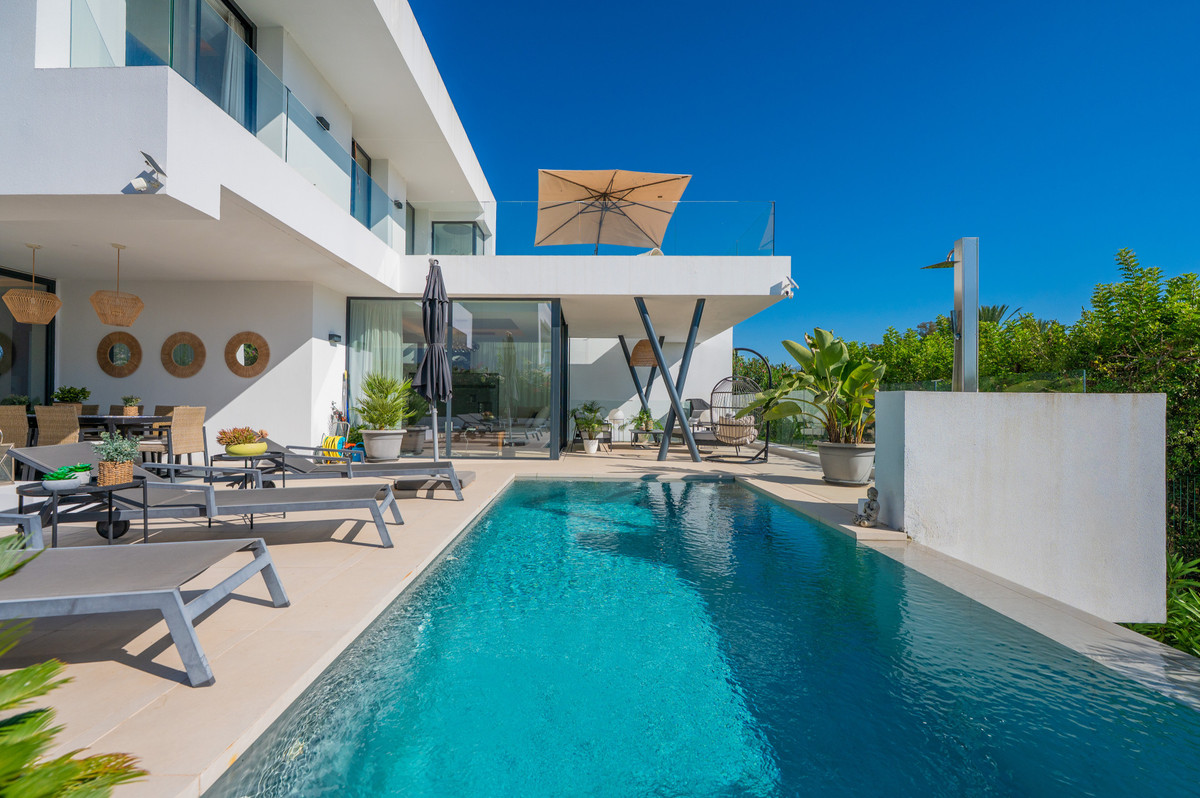 Penthouse te koop in Estepona | 5 slaapkamers H5523778