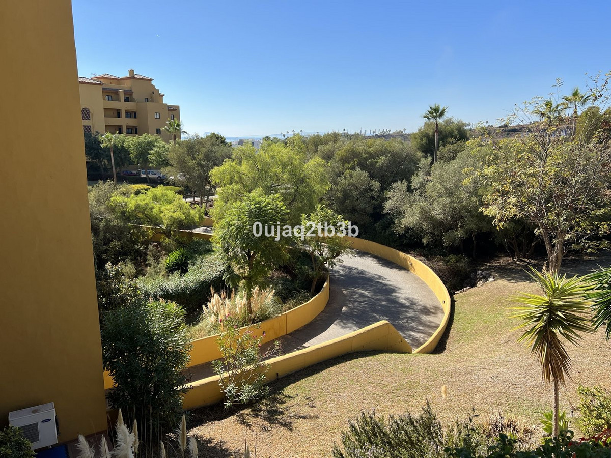 Appartement te koop in Estepona | 2 slaapkamers H5524750