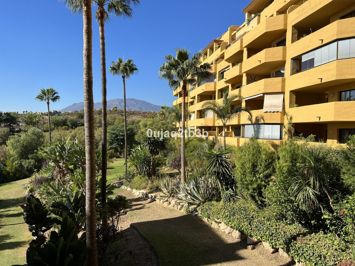 Appartement te koop in Estepona | 2 slaapkamers H5524750