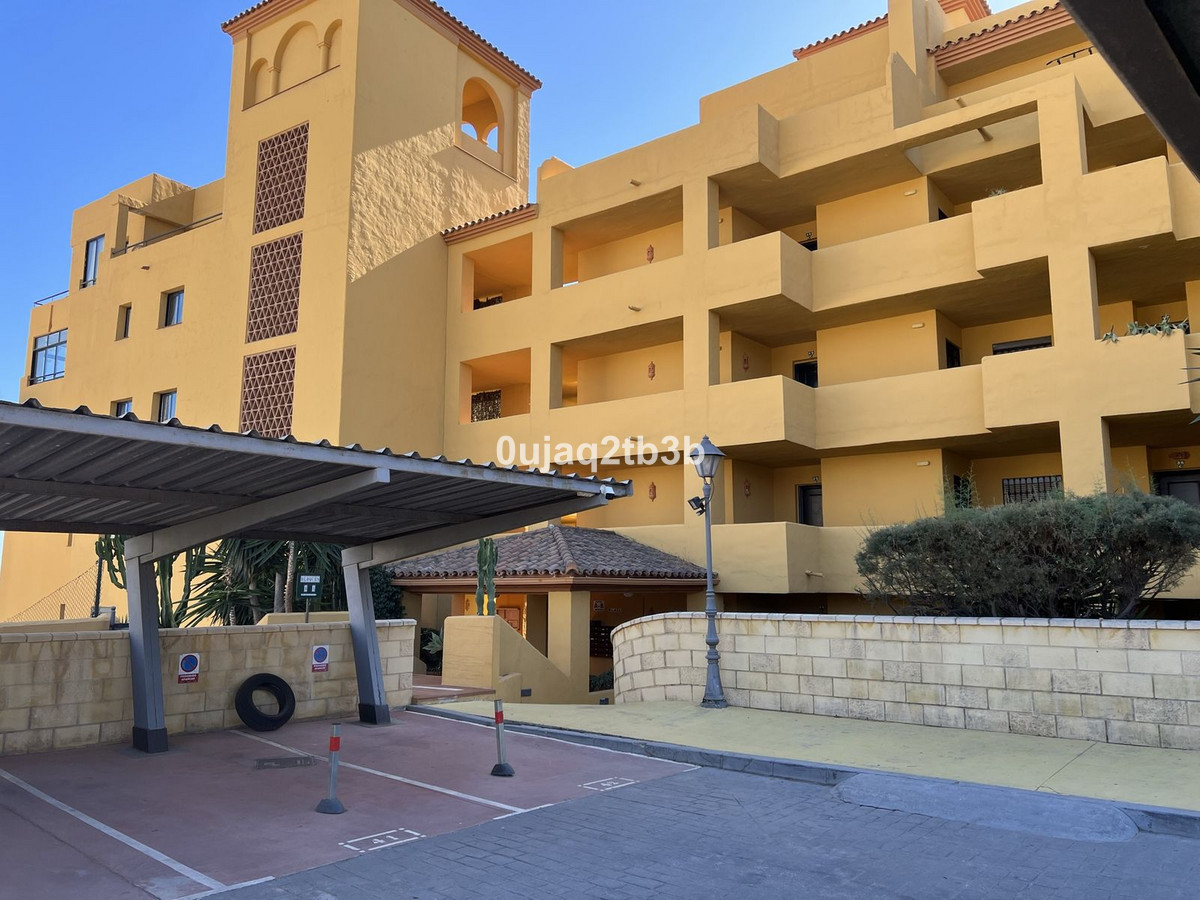 Appartement te koop in Estepona | 2 slaapkamers H5524750