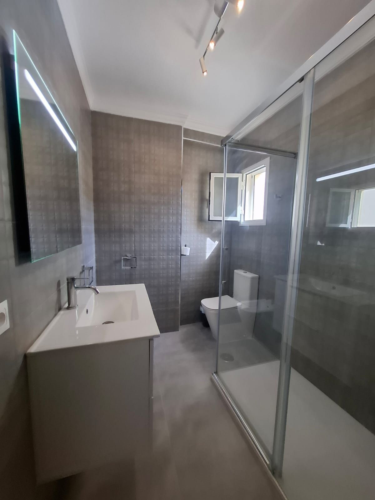 Penthouse te koop in Estepona | 3 slaapkamers H5526013