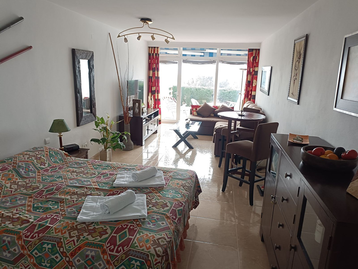 Appartement te koop in Estepona | 0 slaapkamers H5526325