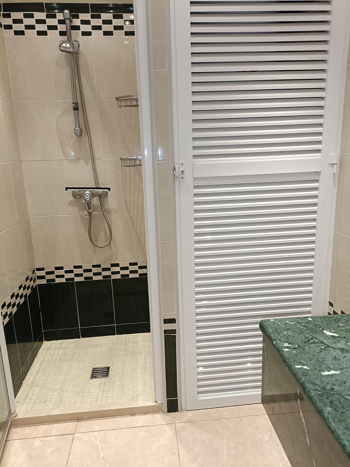 Appartement te koop in Estepona | 0 slaapkamers H5526325