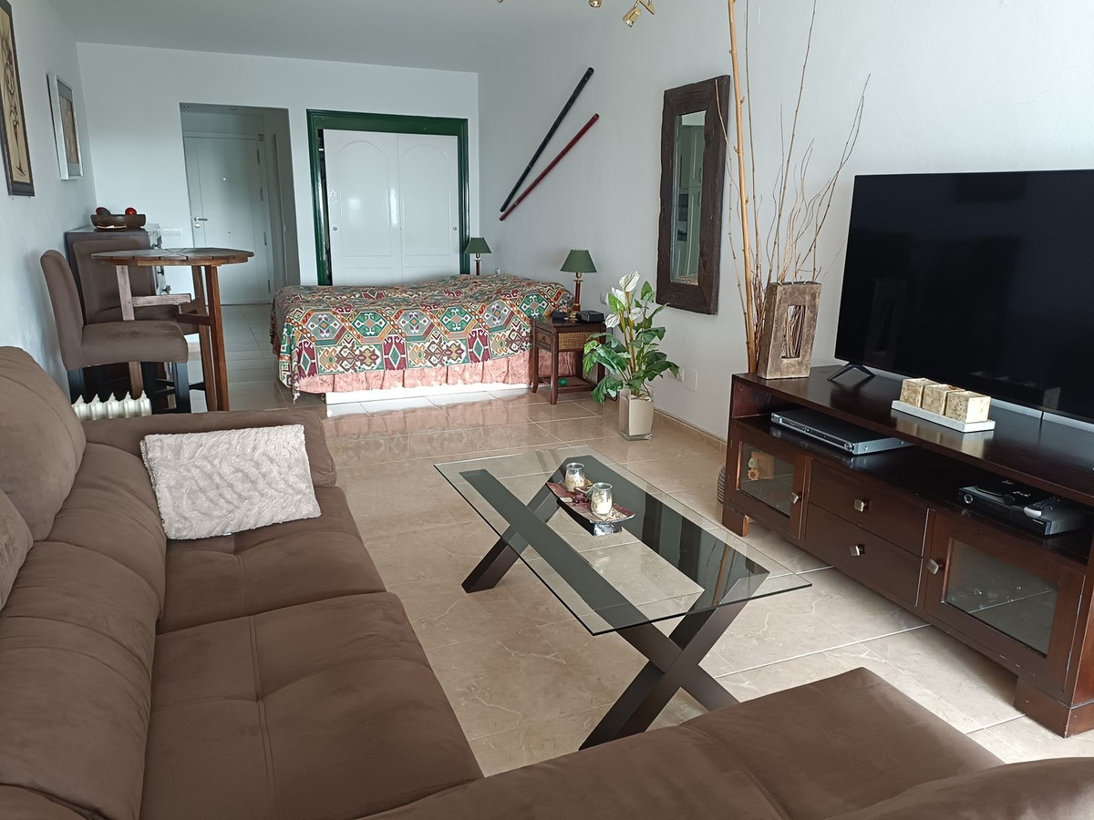 Appartement te koop in Estepona | 0 slaapkamers H5526325