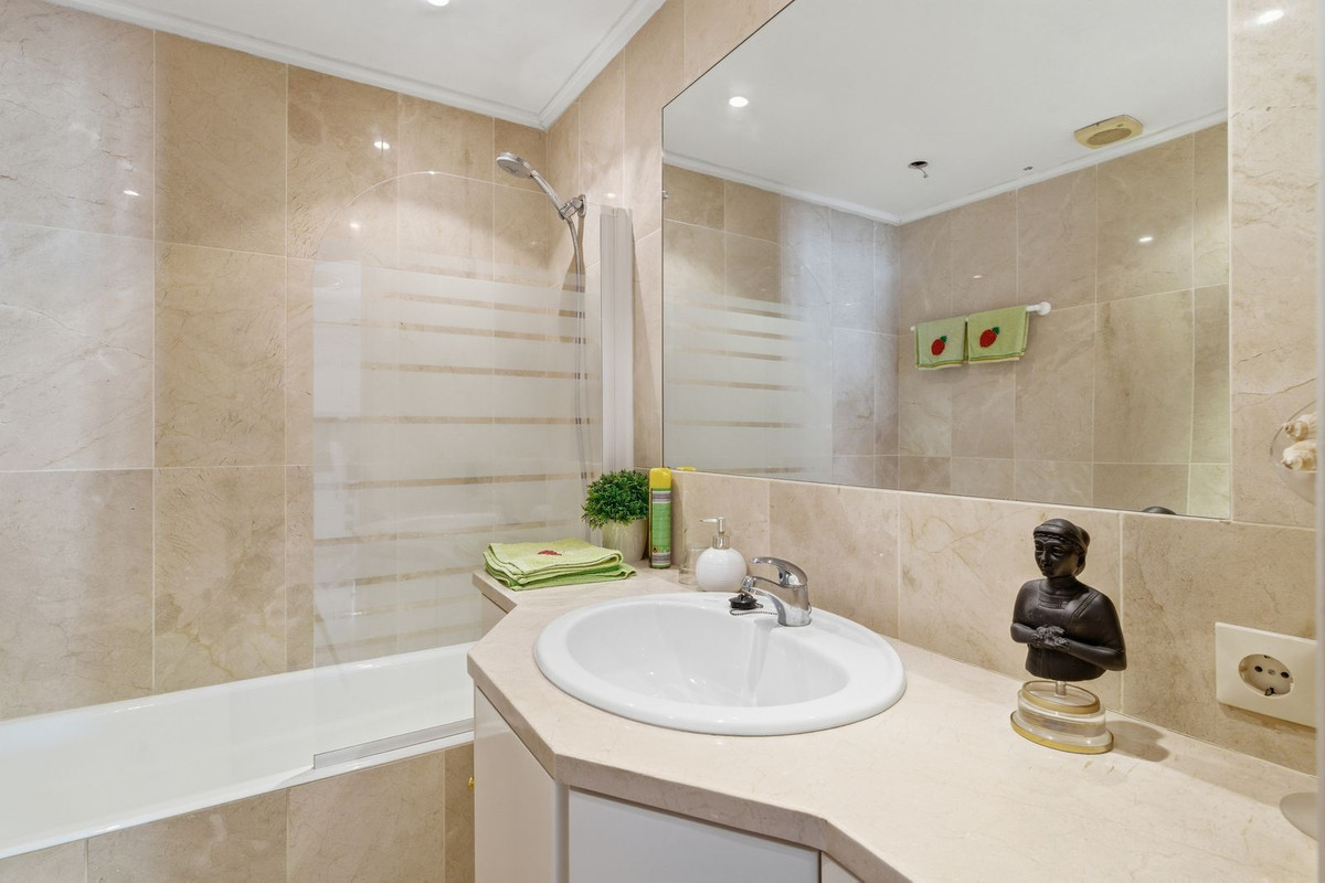 Penthouse te koop in Estepona | 3 slaapkamers H5527375