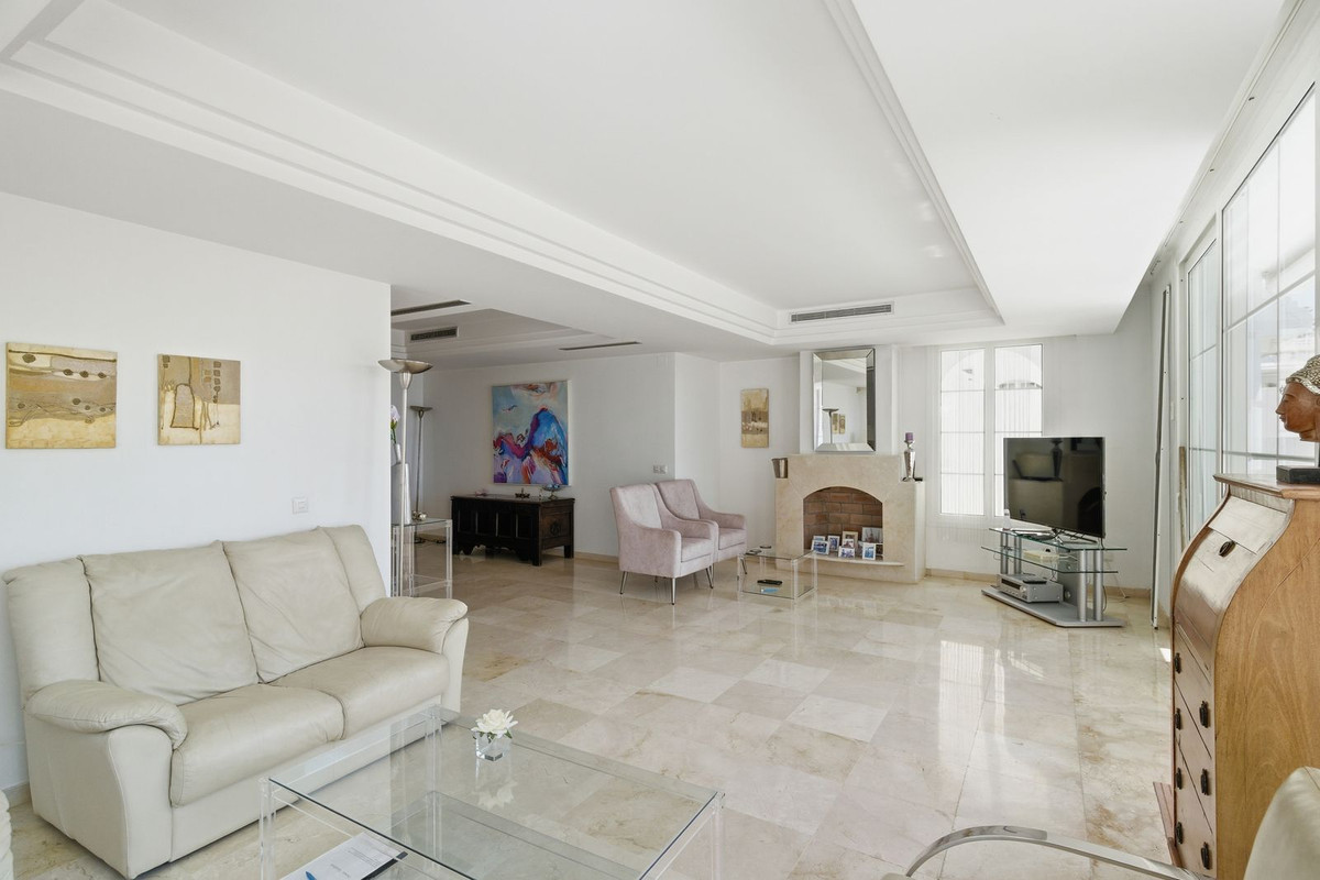 Penthouse te koop in Estepona | 3 slaapkamers H5527375
