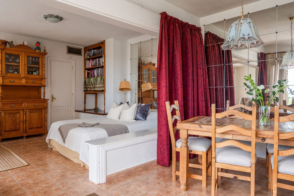 Appartement te koop in Estepona | 2 slaapkamers H5528047