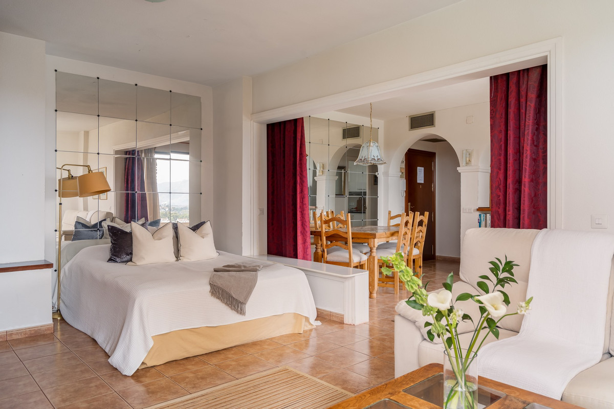 Appartement te koop in Estepona | 2 slaapkamers H5528047