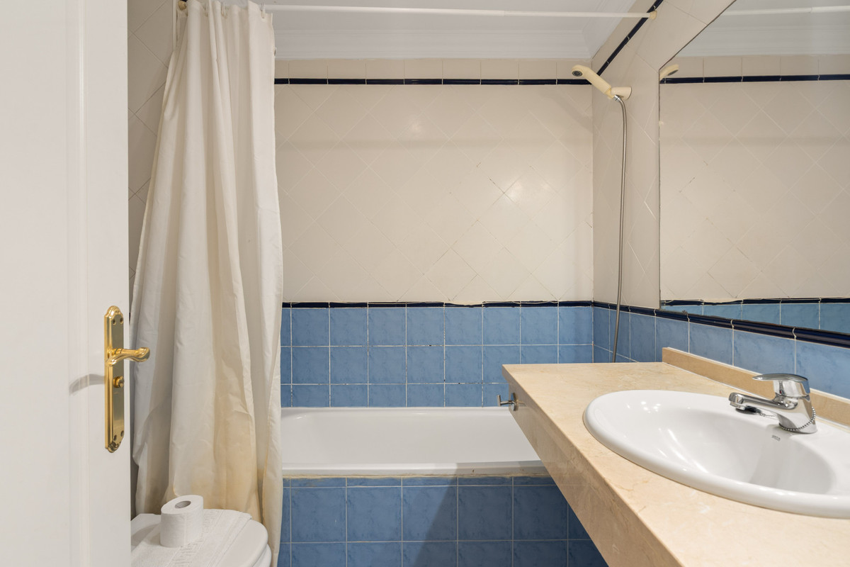 Appartement te koop in Estepona | 2 slaapkamers H5528056