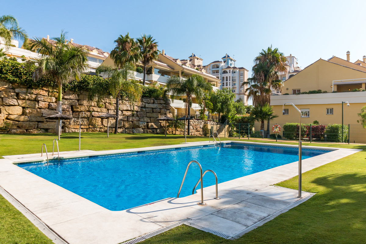 Appartement te koop in Estepona | 2 slaapkamers H5528056
