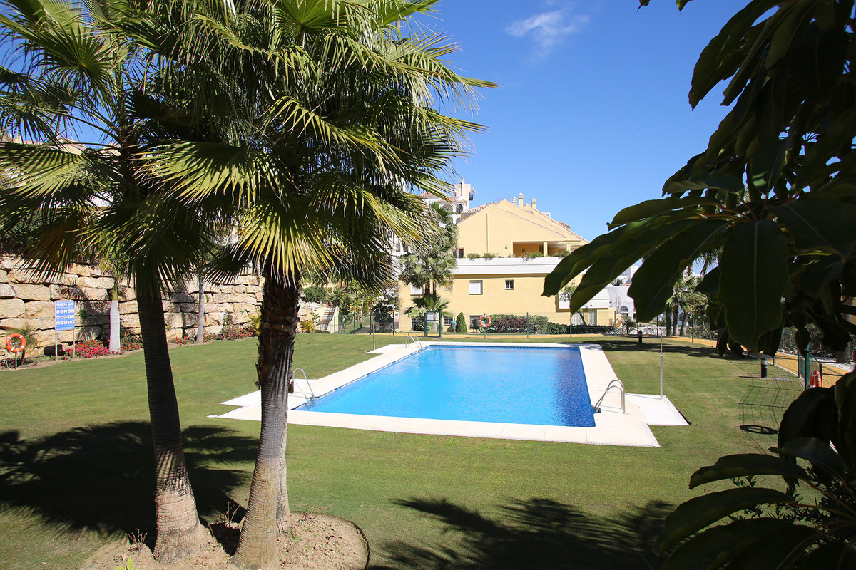 Appartement te koop in Estepona | 2 slaapkamers H5528056