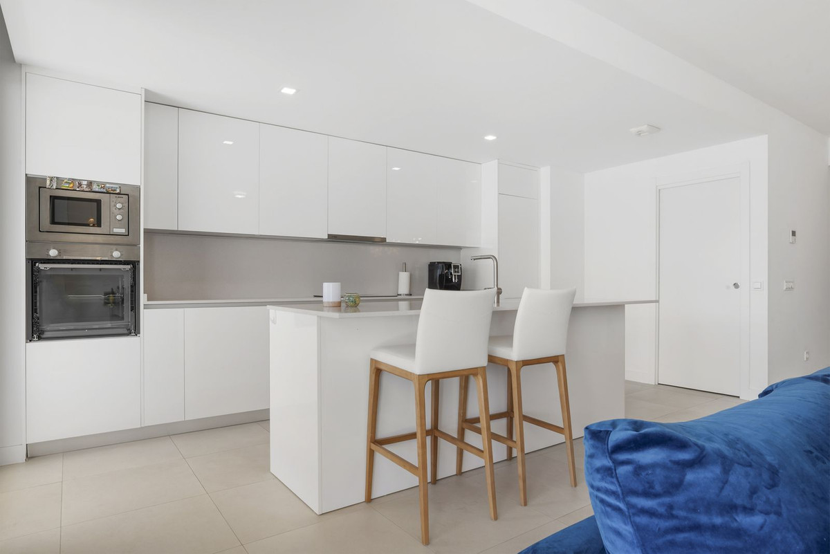 Appartement te koop in Estepona | 4 slaapkamers H5529979