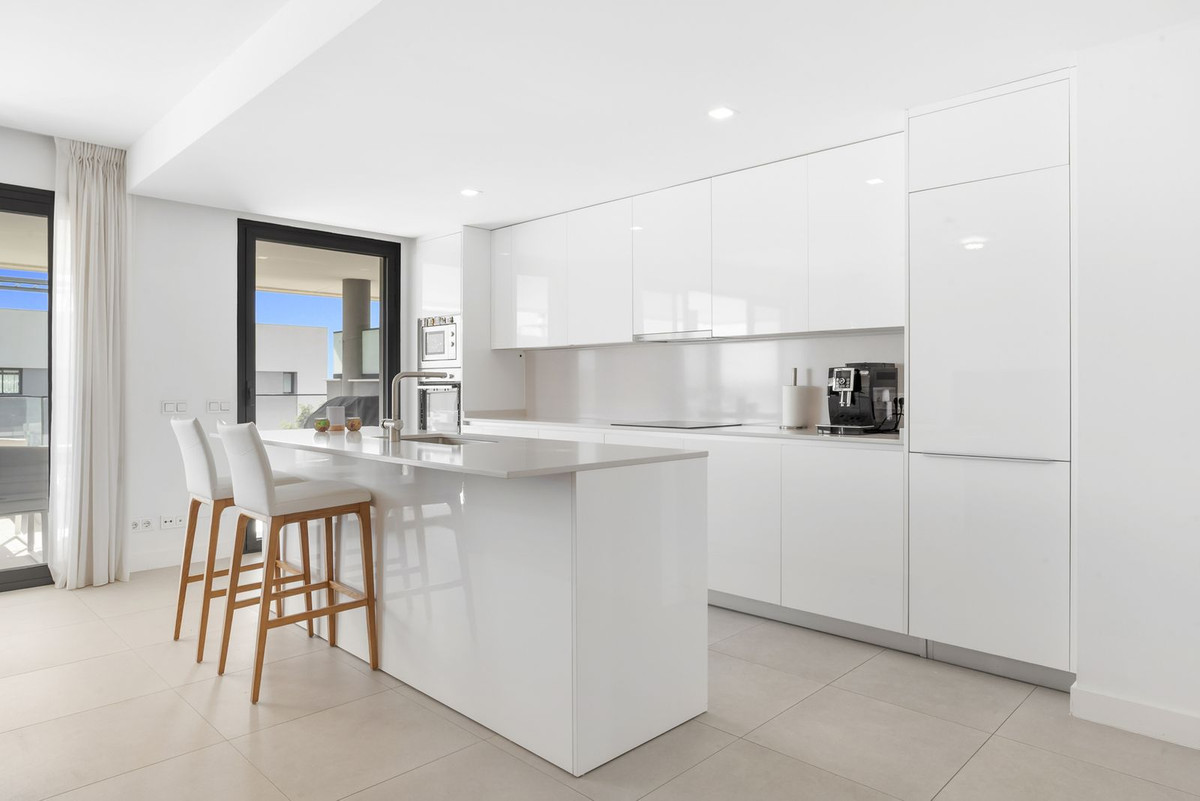 Appartement te koop in Estepona | 4 slaapkamers H5529979