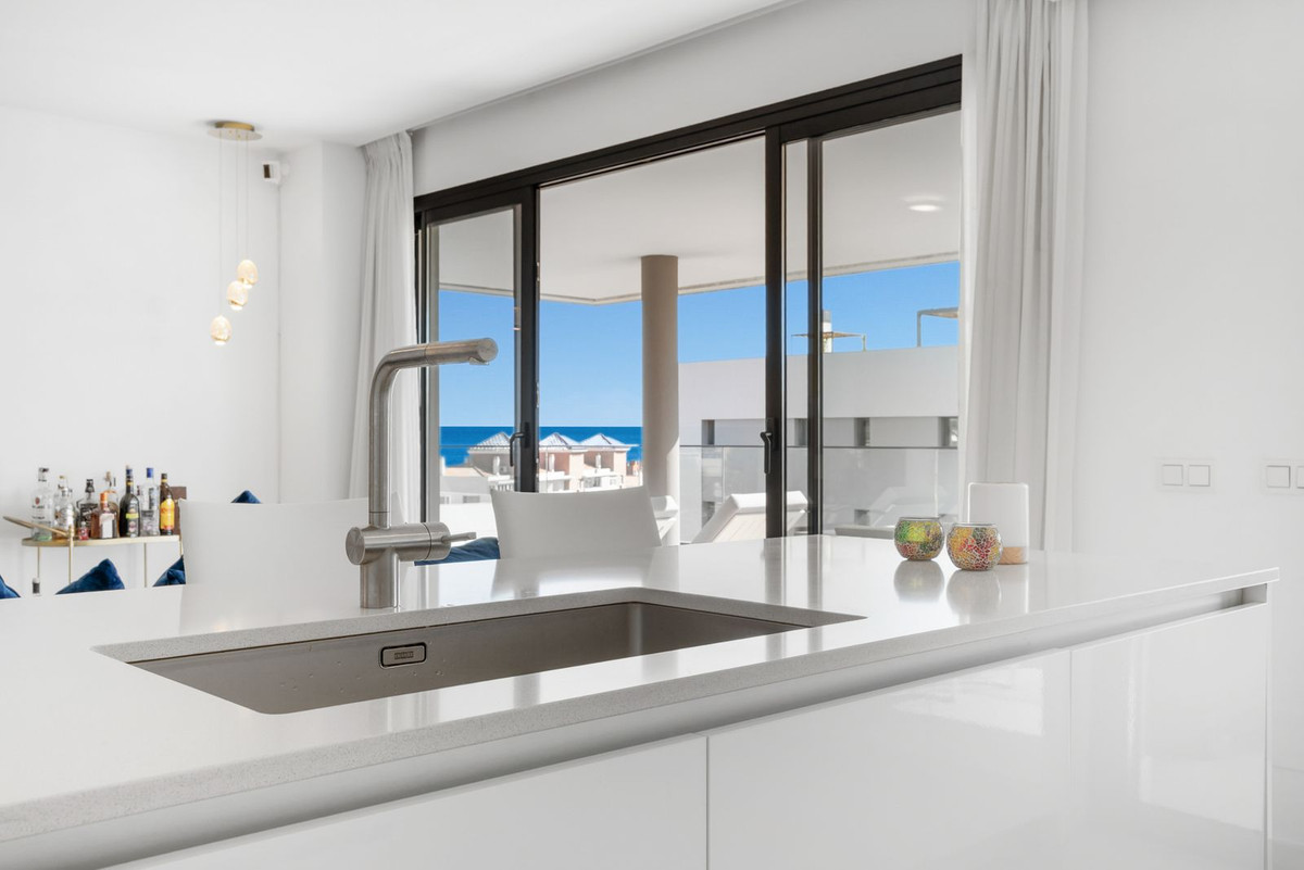 Appartement te koop in Estepona | 4 slaapkamers H5529979