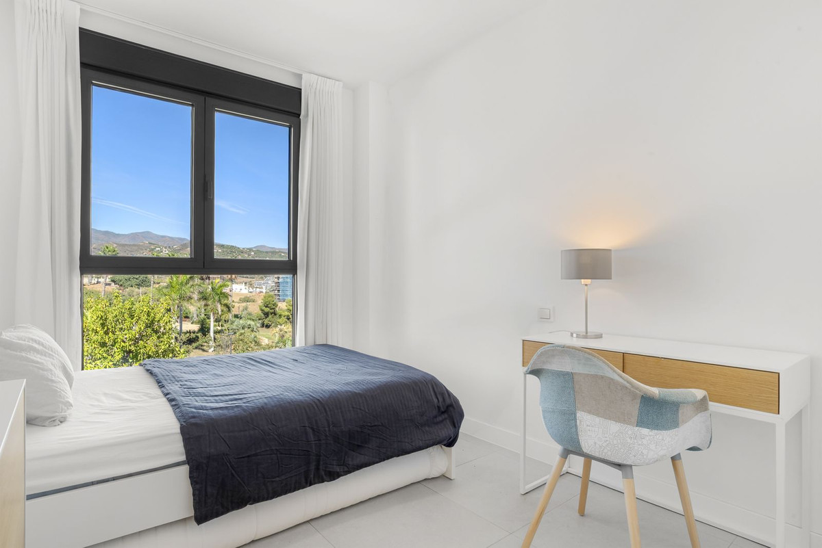 Appartement te koop in Estepona | 4 slaapkamers H5529979