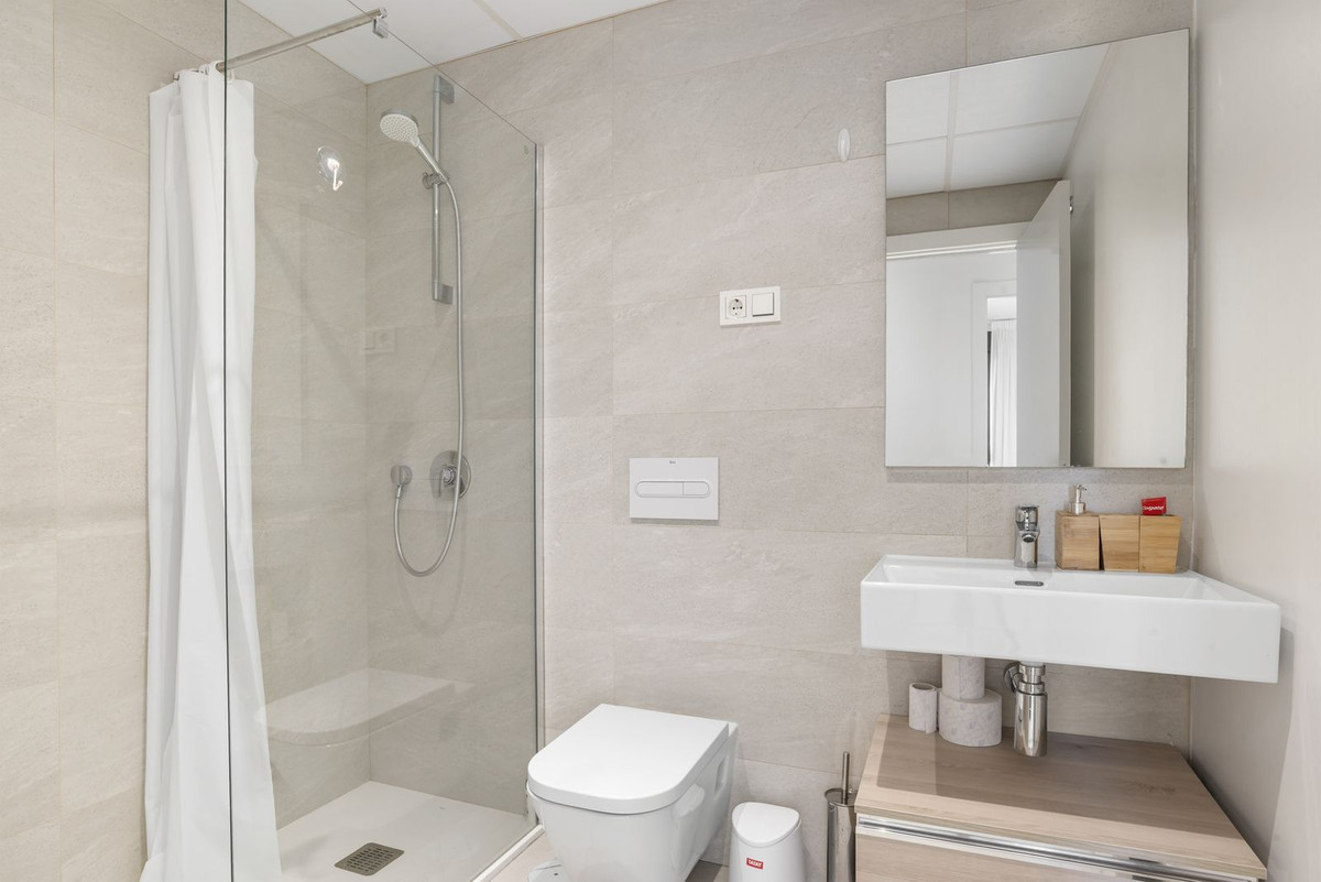 Appartement te koop in Estepona | 4 slaapkamers H5529979