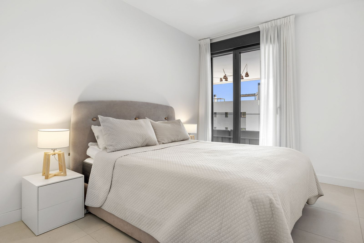 Appartement te koop in Estepona | 4 slaapkamers H5529979