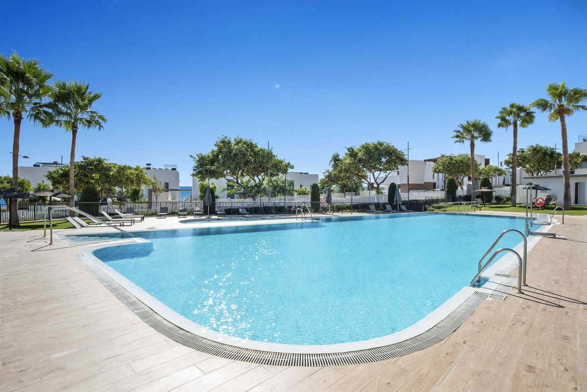 Appartement te koop in Estepona | 4 slaapkamers H5529979